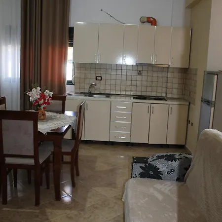 Vangjeli Apartamento *