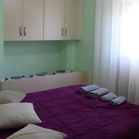 Apartamento Vangjeli *