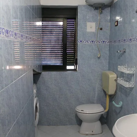 Vangjeli Apartamento