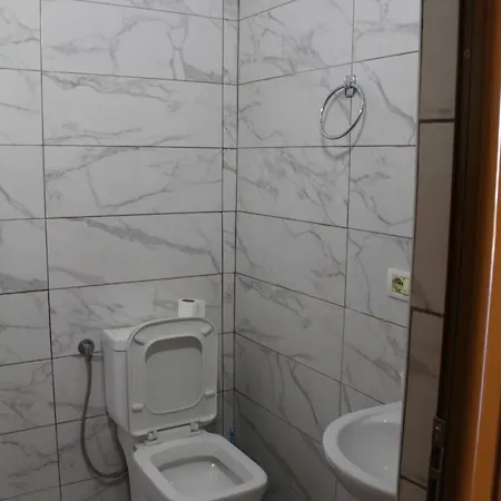 Vangjeli Apartamento *